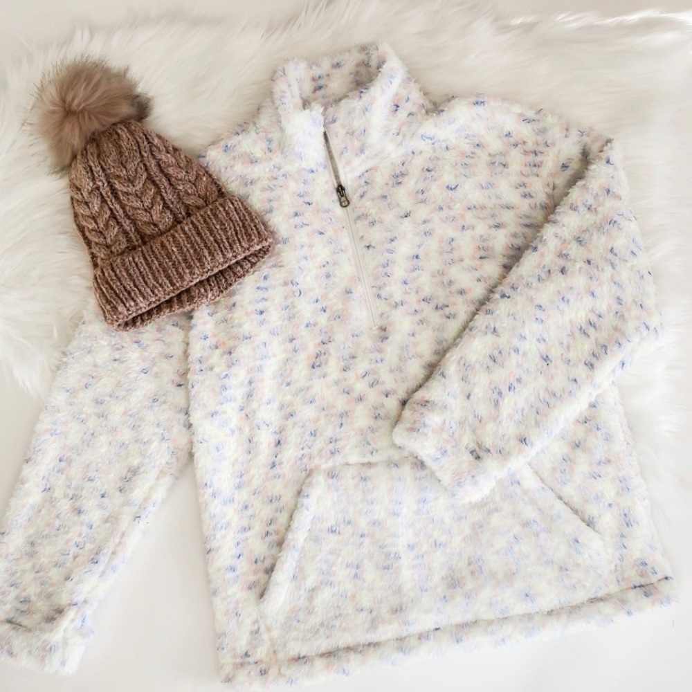 ✰ Shop the mint white confetti pullover size small.